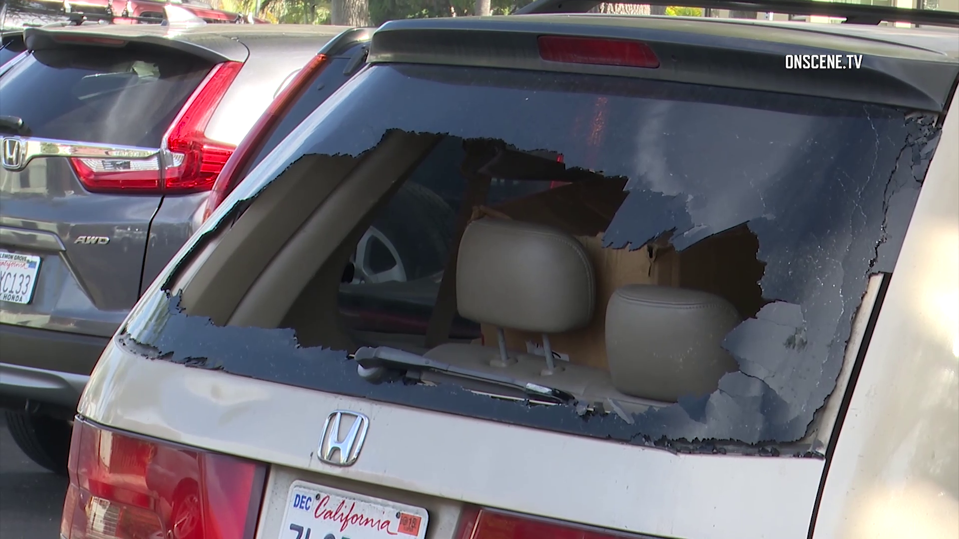 San Diego: Suspect(s) Smashes Parked Car Windows – ONSCENE.TV