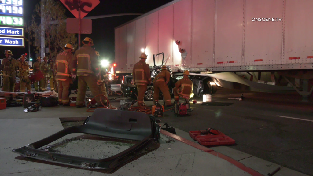 Valley Glen: Suspected DUI Driver Trapped Under Big Rig After Crash ...