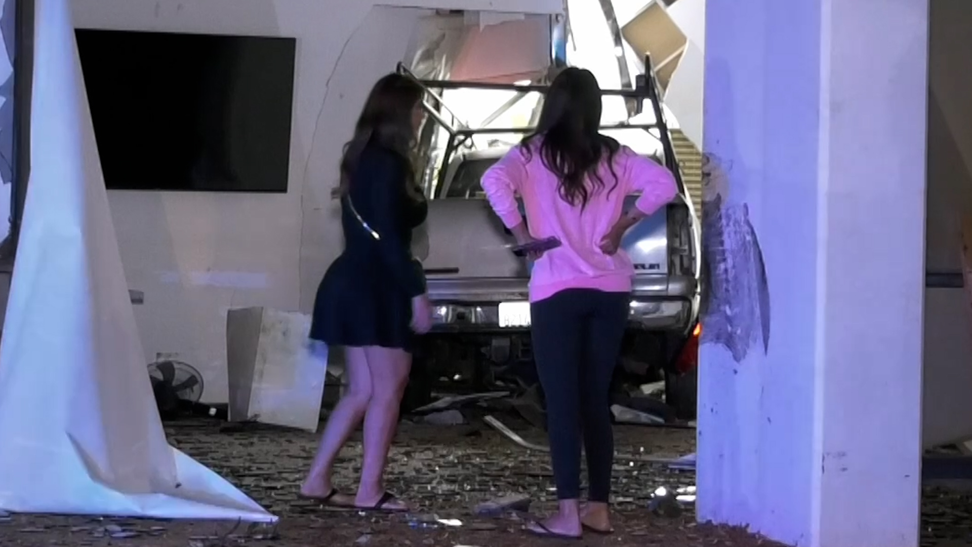 WHITTIER Driver Flees After Crashing Into Building – ONSCENE.TV
